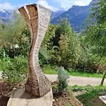 Ib Chnorz Alphut Chalet