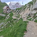 Ib Chnorz Alphut Chalet *