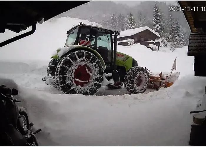 Ib Chnorz Alphut Chalet