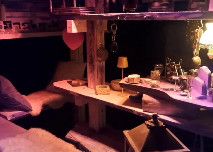 Ib Chnorz Alphut Chalet